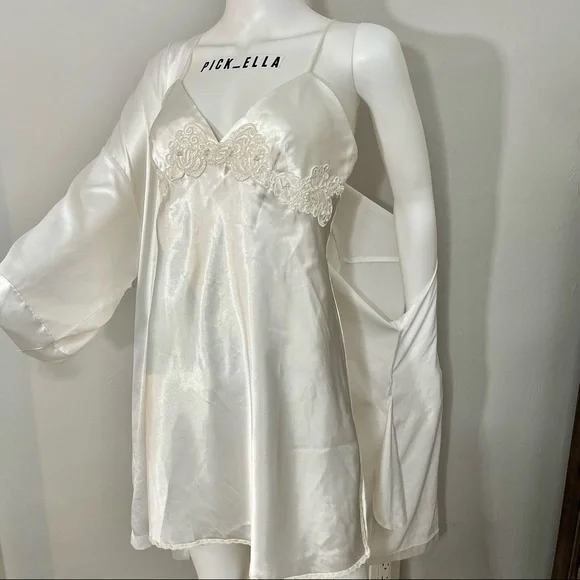 M VS Victoria’s Secret Vintage Embellished Perl White Satin Bride Slip and Robe - Picture 3 of 13